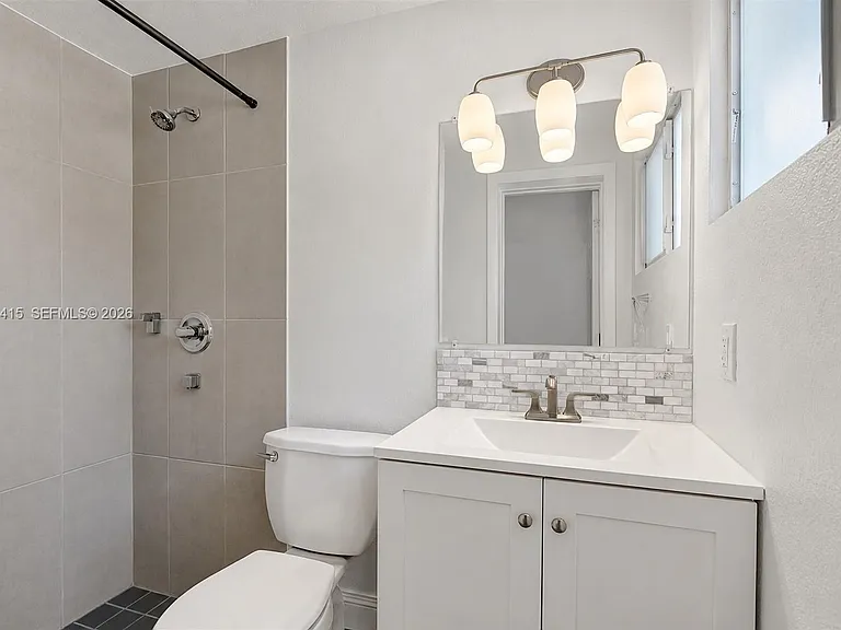 3730 SW 47th Ct — Photo 12