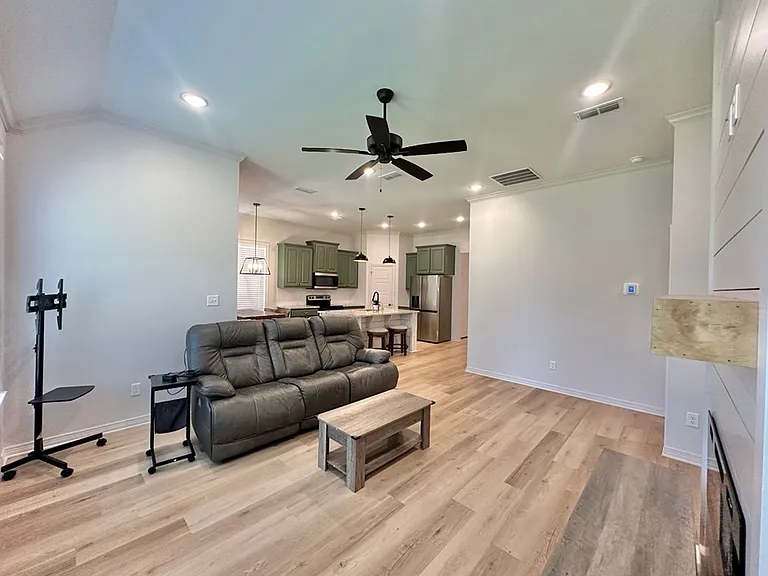 3076 Royal Garden Rd — Photo 17