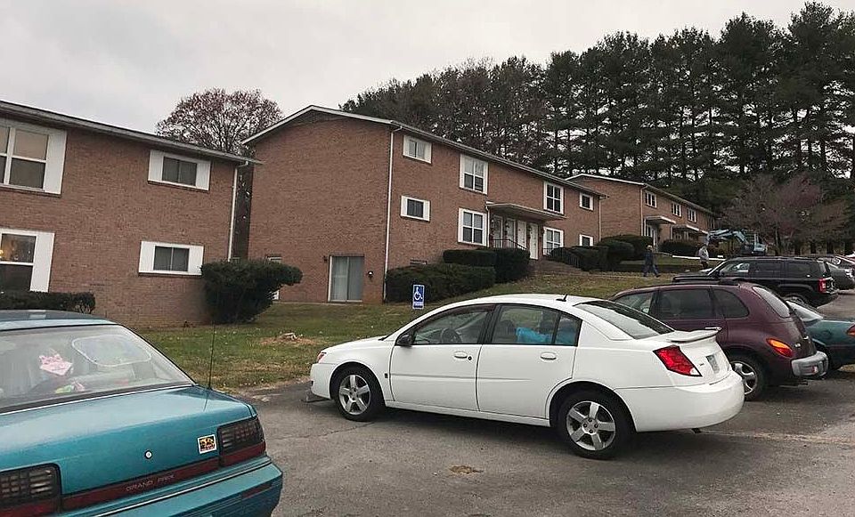 1st image of 255 Gray Dr