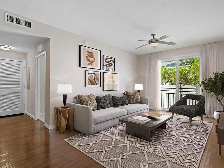Cottonwood Bayview Living Room