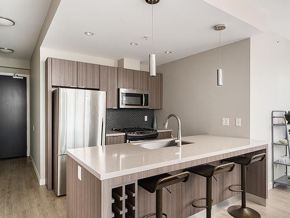 4th image of 1788 Ontario St #605