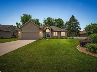4456 Maple Leaf Dr, Grand Blanc, MI 48439