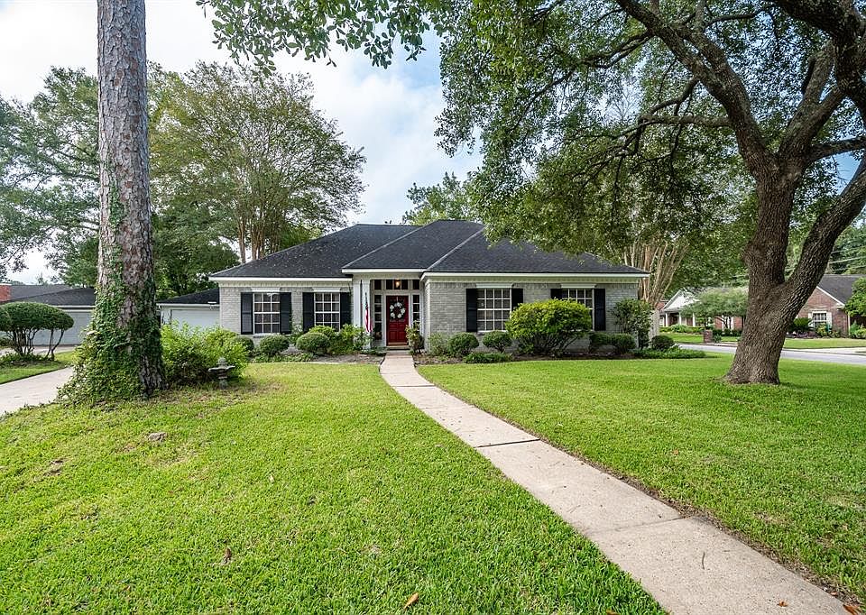 1st image of 3902 Shady Terrace Dr