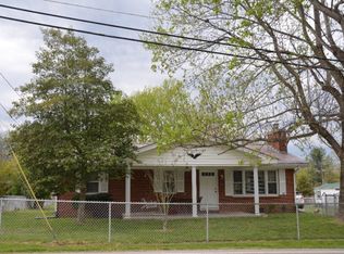 1320 S Irvine Rd, Irvine, KY 40336