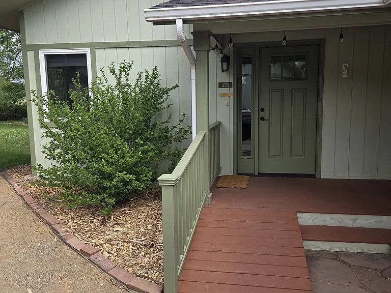 1251 Kinnikinnick Ct — Photo 1