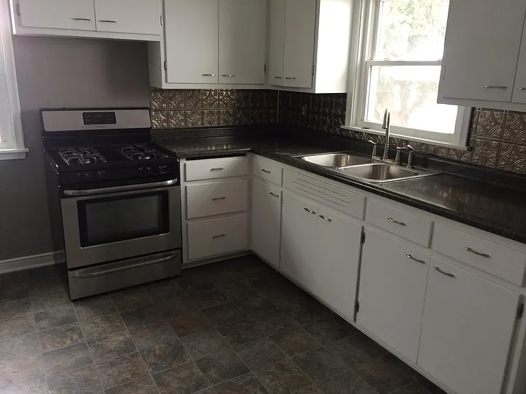 2095 Conway St — Photo 3