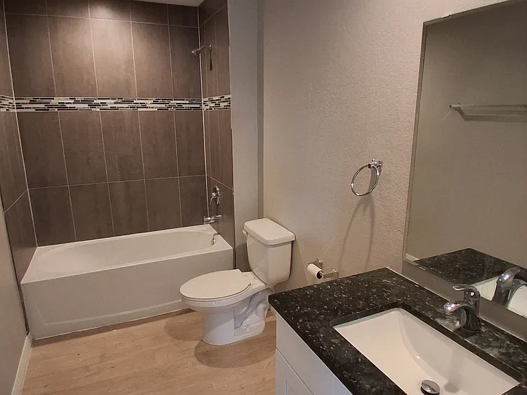7061 Tide Cir — Photo 9