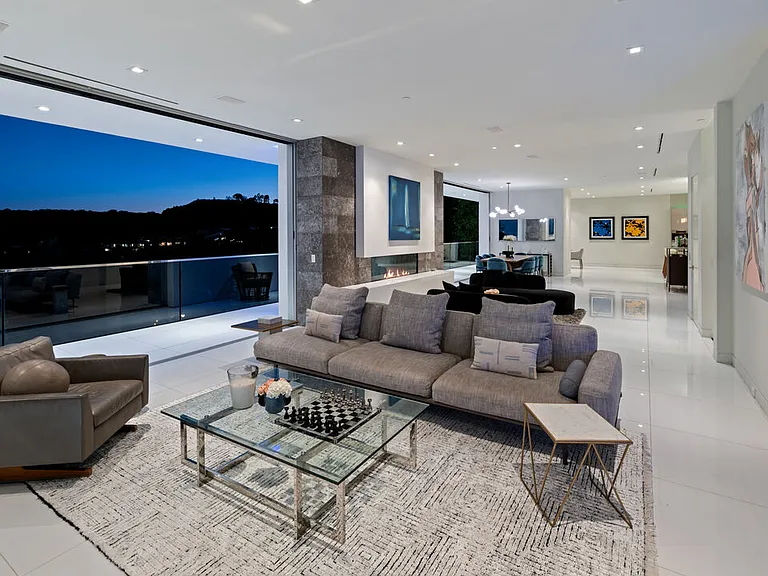 7080 W Mulholland Dr — Photo 18