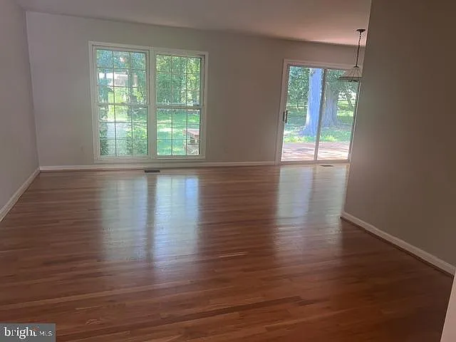 8523 Tysons Ct — Photo 3
