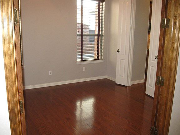 4th image of 2817 Lynnwood Ln
