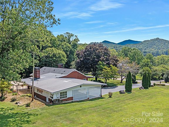 4th image of 606 Sunset Dr