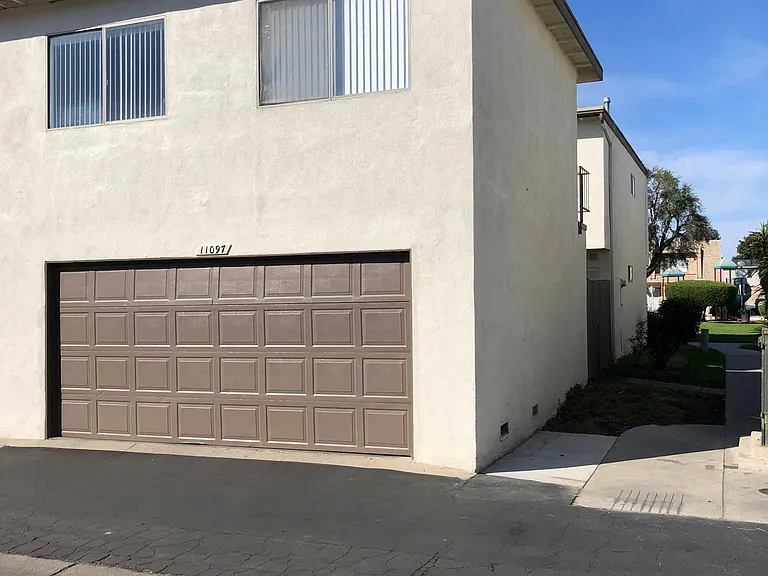 11097 La Naranja Ct #A — Photo 7