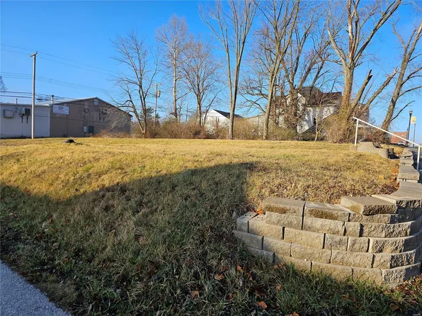 312 Veterans Memorial Pkwy, Wright City, MO 63390