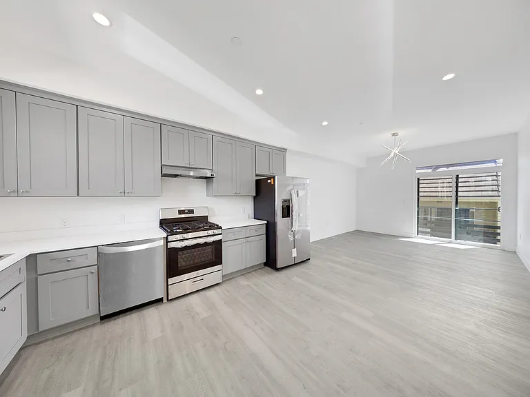 973 E Del Mar Blvd #104 — Photo 28