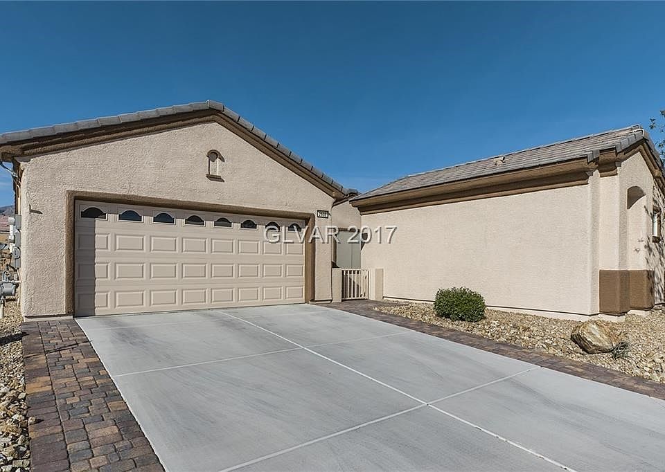 Laurel with Casita on low traffic interior lot