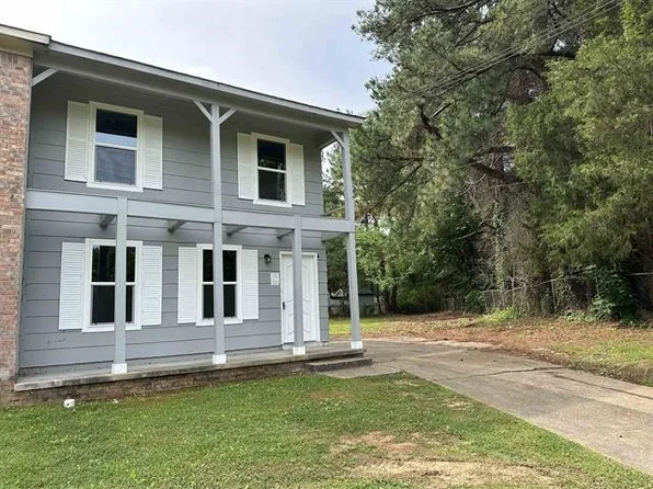 1952 N Royal St, Jackson, TN 38305