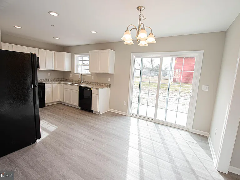 241 Morgans Ct — Photo 18