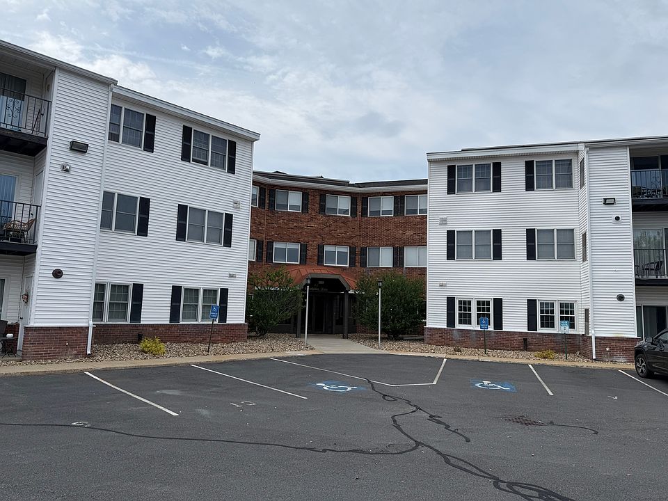 1st image of 45 Christopher Dr