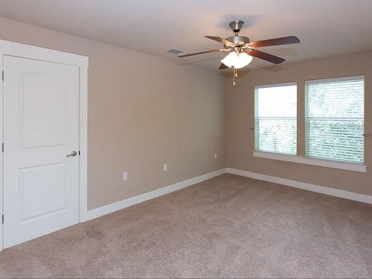 1601 Miriam Ave #301 — Photo 10