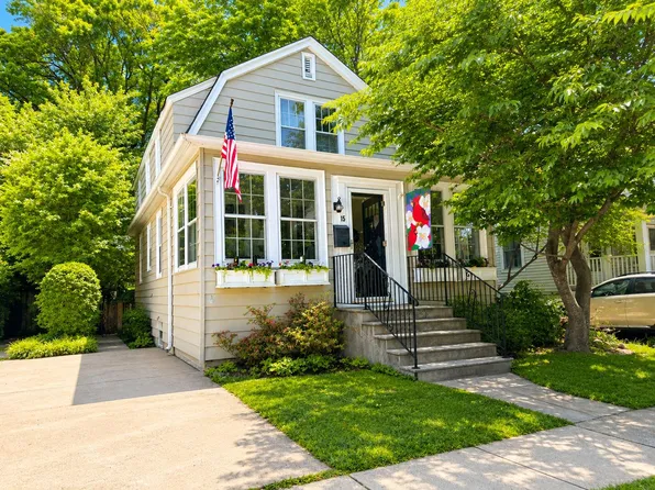 15 E Walnut St, Alexandria, VA 22301