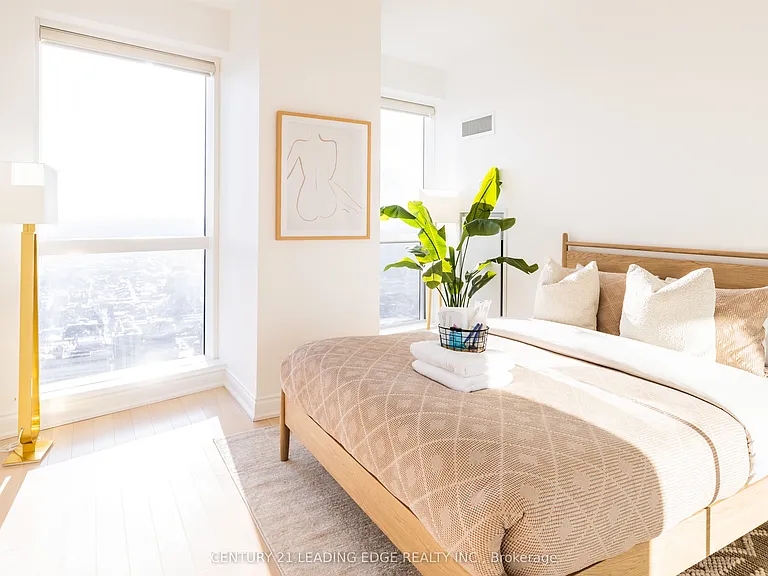 388 Yonge St #7310 — Photo 7