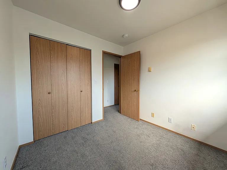Rowan Grove Apts — Photo 51