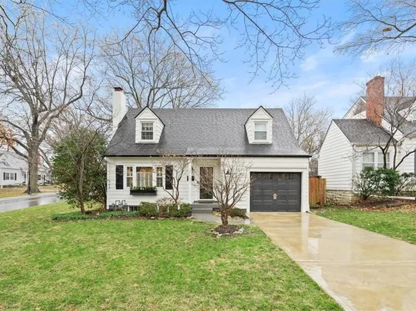 2401 W 49th Ter, Westwood, KS 66205