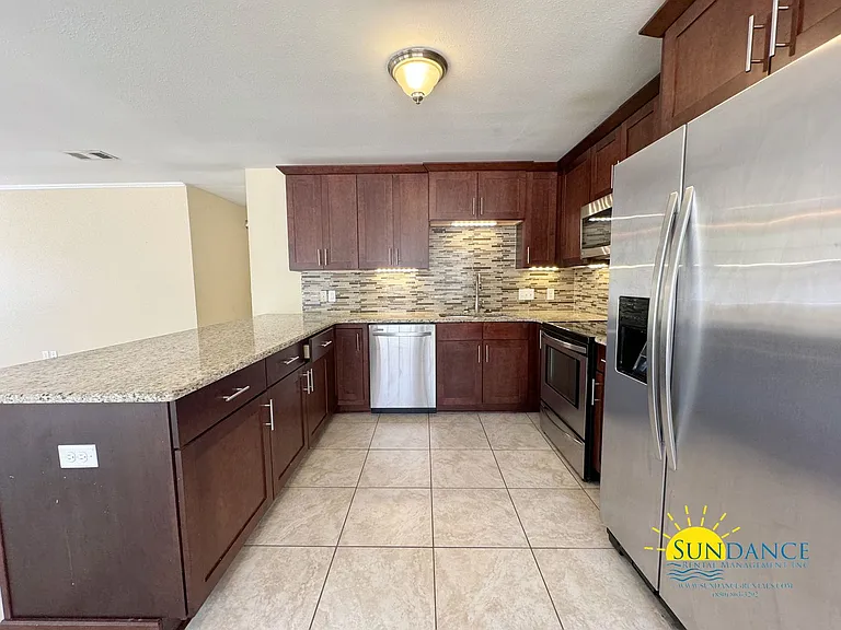 321 Biscayne Ln — Photo 7