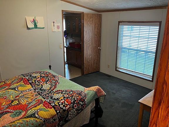 3rd image of 1623 Hall St