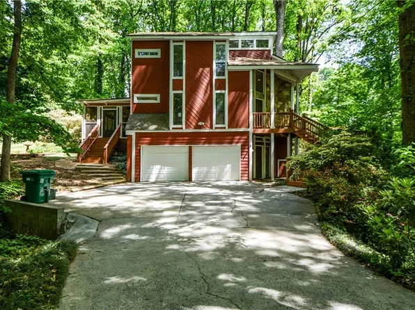 86 Bailey Dr SW, Lilburn, GA 30047