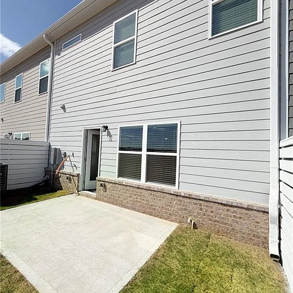 1011 Stiles Ct — Photo 11