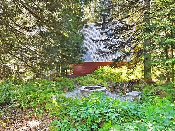 Side yard with firepit