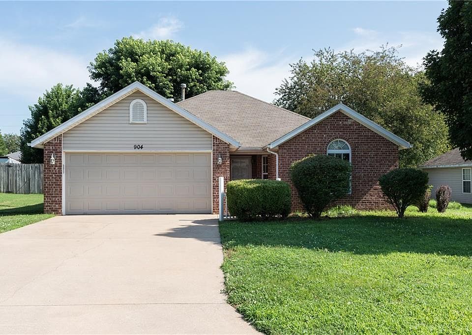 1st image of 904 Tyra Ln