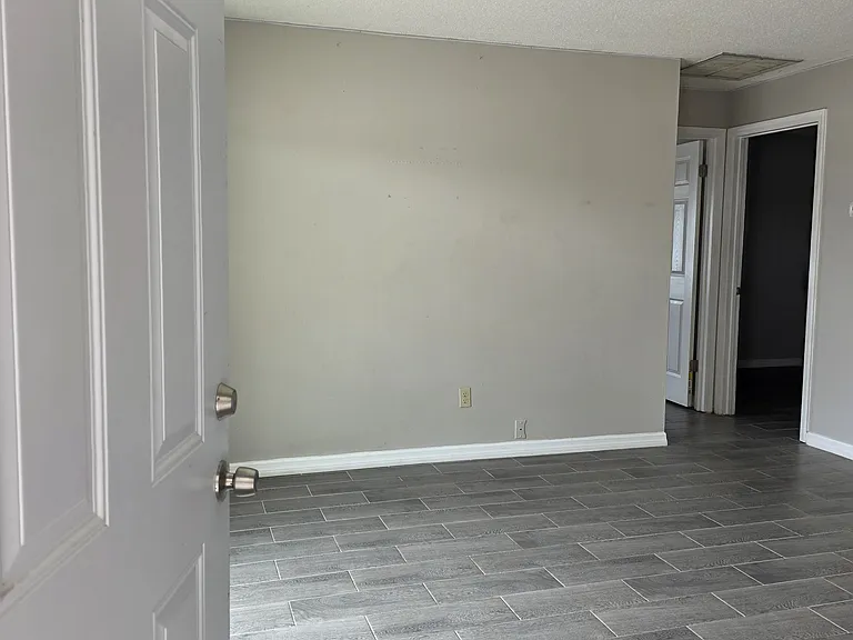 3235 Bloomingdale Villas Ct — Photo 13