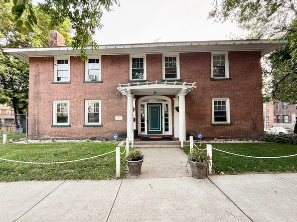 54 Ridgewood Pl, Springfield, MA 01105