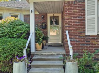 316 Chalfonte Ave, Grosse Pointe Farms, MI 48236