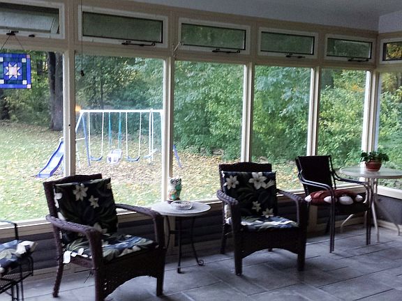 Sunroom over looks lg yard