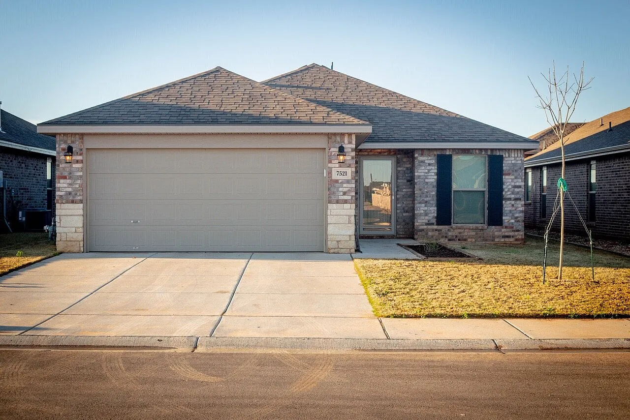 3 bed, 2.0 bath, 1455 sqft, $1,600 — Photo 1