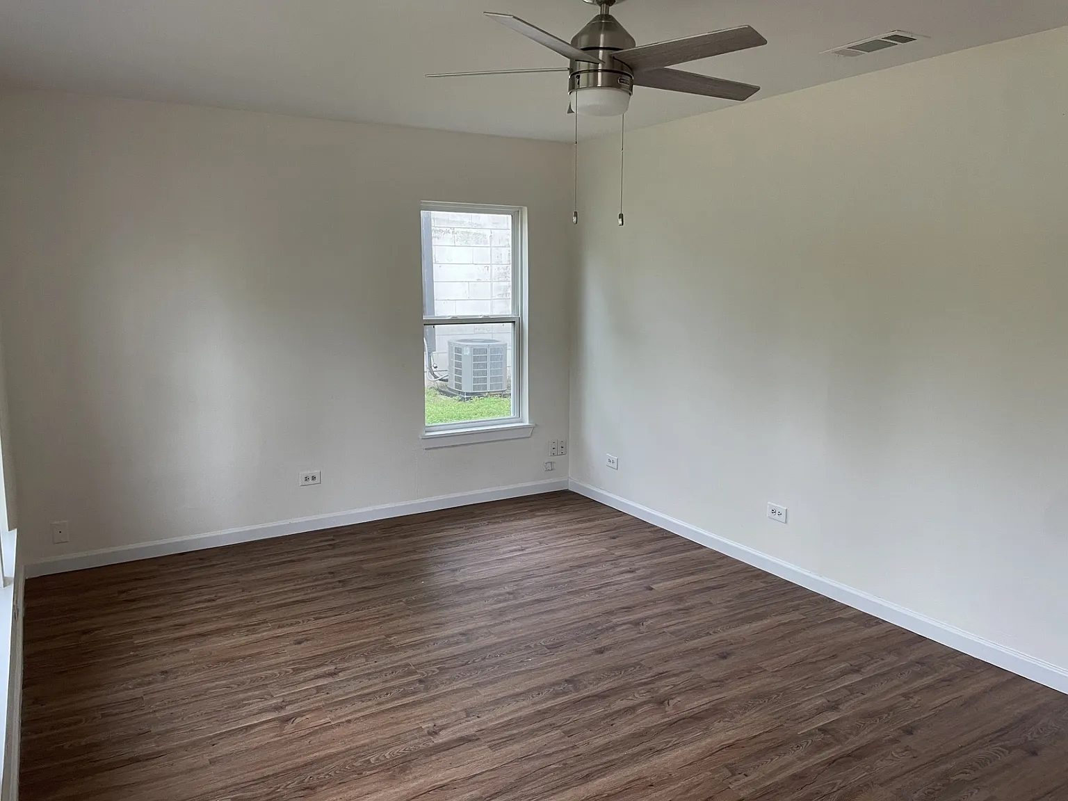 2 bed, 800 sqft, $1,325 — Photo 4