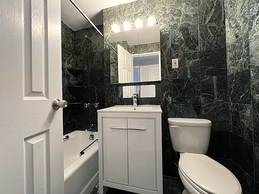 Rented by AZ REALTY NYC LLC | media 27