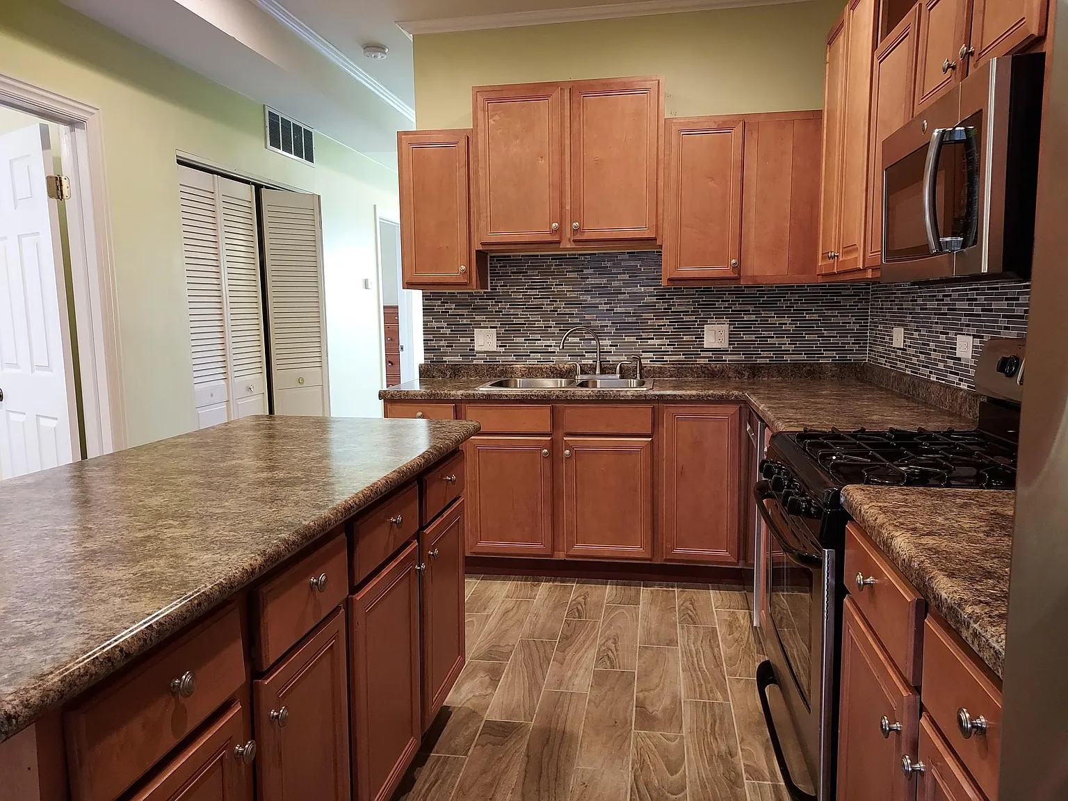 2 bed, $1,450 — Photo 4