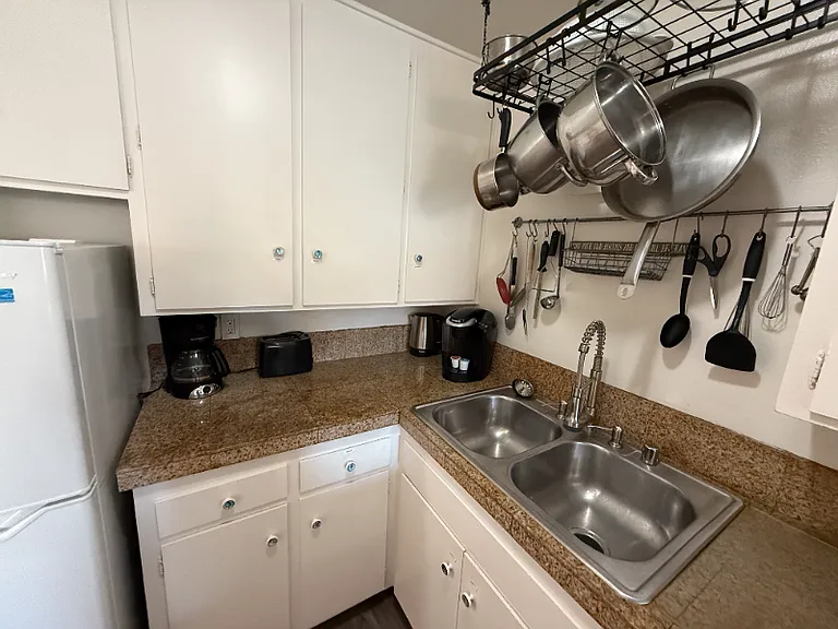 822 Island Ct — Photo 5