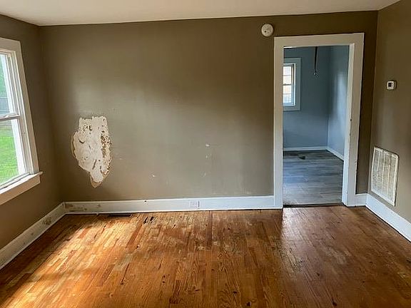 3rd image of 312 Morrow Dr