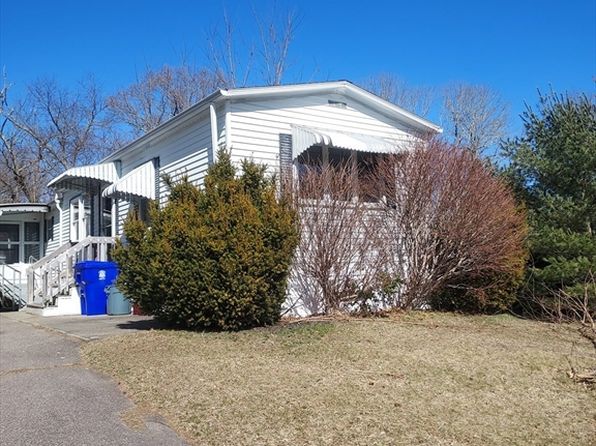 1 Upland Rd, Taunton, MA 02780