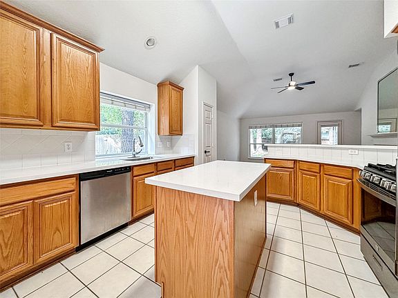 4th image of 126 N Willow Point Cir
