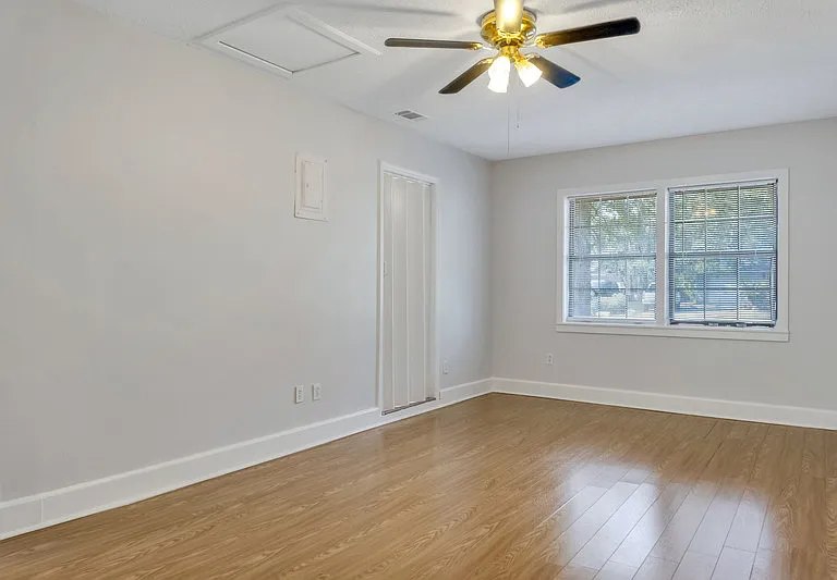 207 Whittington Dr — Photo 6