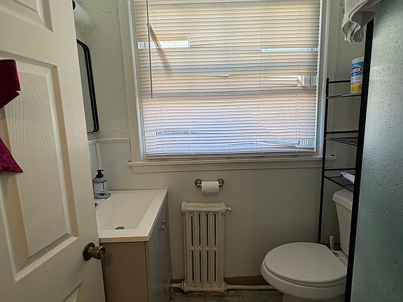 3rd image of 102 School Ln APT 4