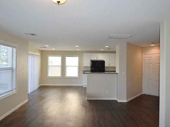 5th image of 9064 Alex Creek Ave