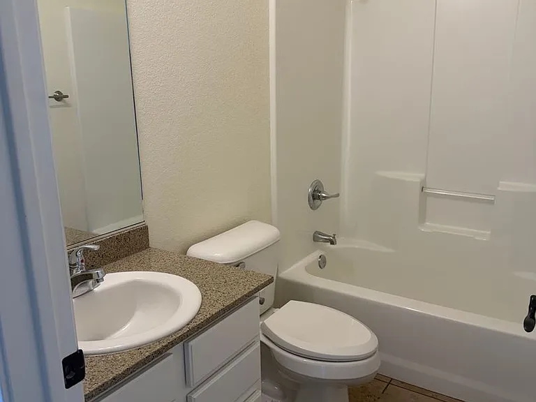 1708 College Park — Photo 6