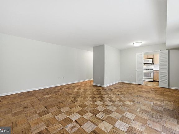5th image of 10643 Weymouth St APT 101